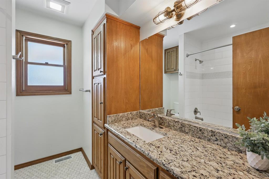 201 Stone Canyon Drive Property Photo 28
