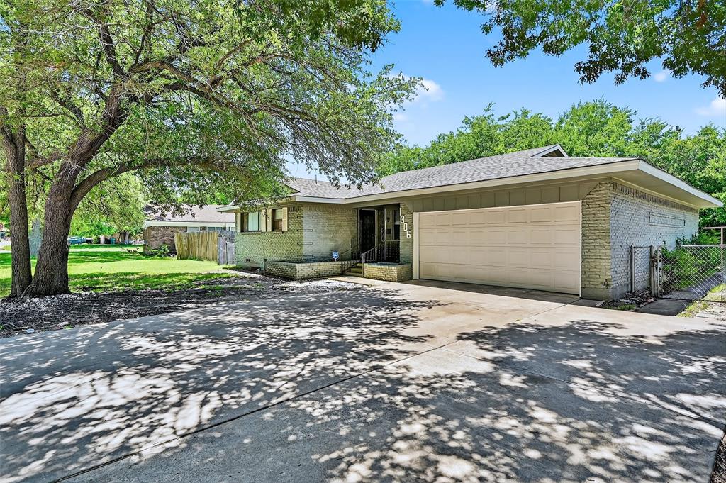 1306 Blanton Place Property Photo 4
