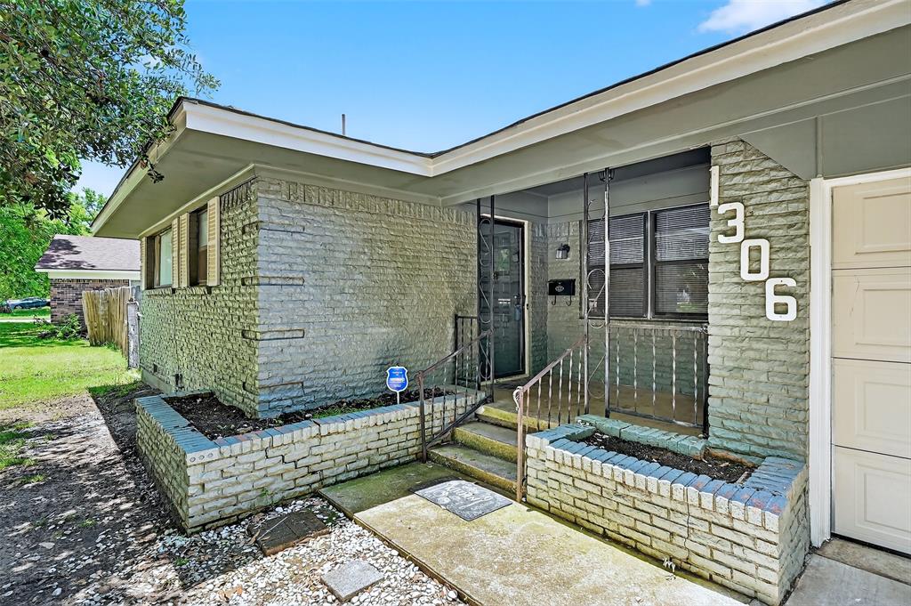 1306 Blanton Place Property Photo 5