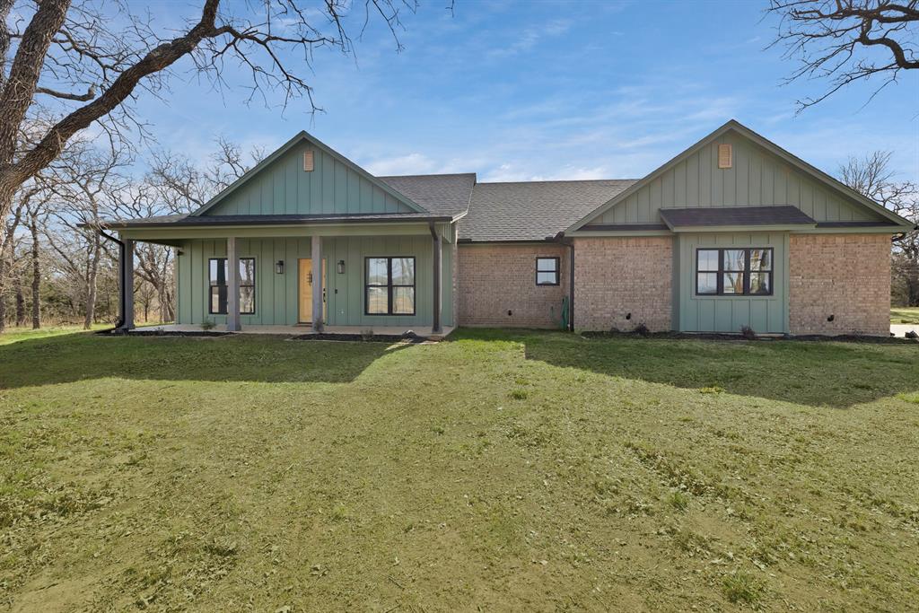 230 Silver Lakes Drive Property Photo 2