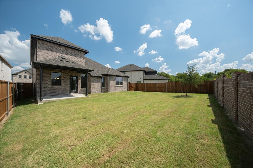 2404 Saint George Drive Property Photo 2