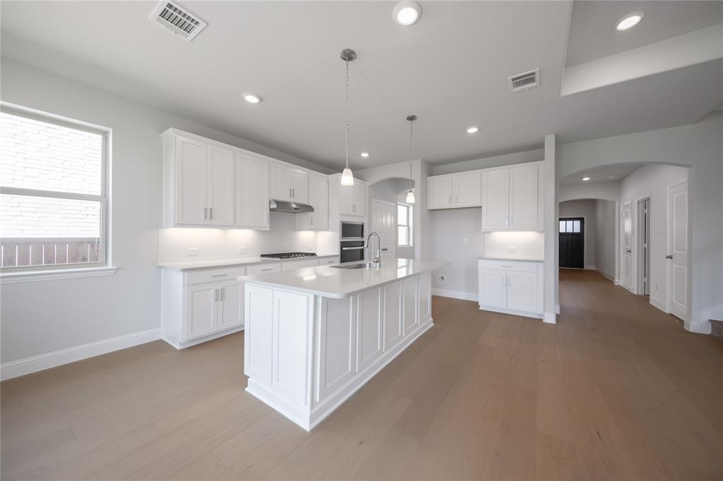 2404 Saint George Drive Property Photo 5