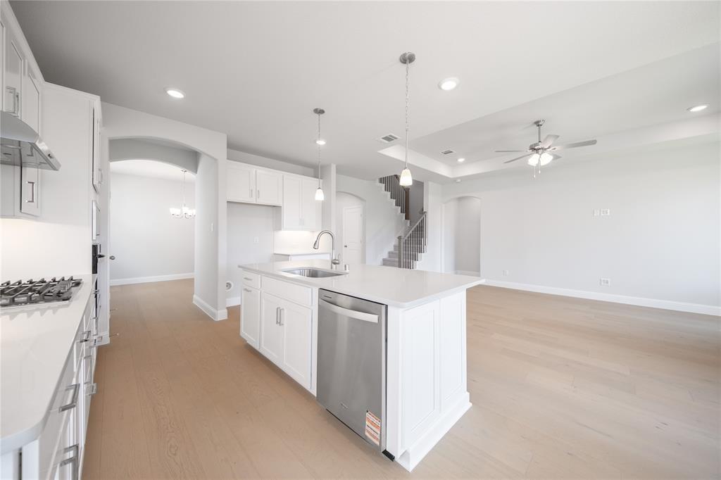 2404 Saint George Drive Property Photo 6