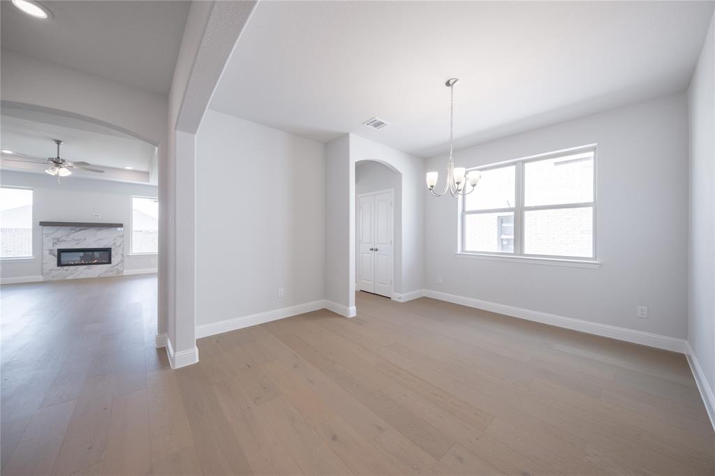 2404 Saint George Drive Property Photo 7