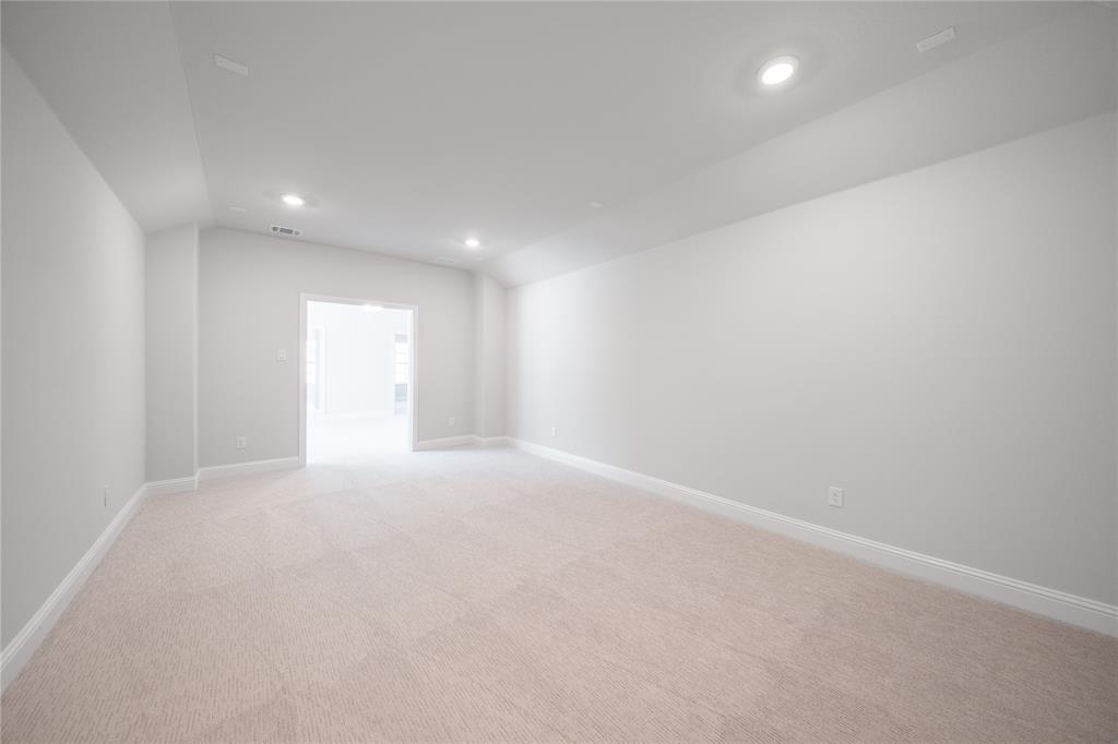 2404 Saint George Drive Property Photo 18