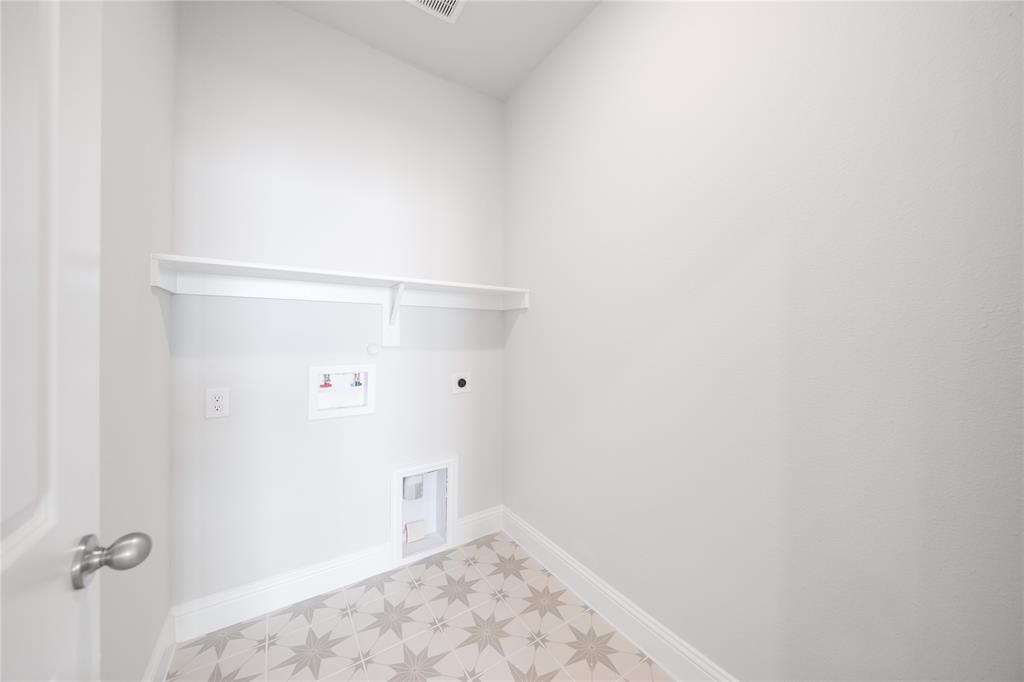 2404 Saint George Drive Property Photo 25