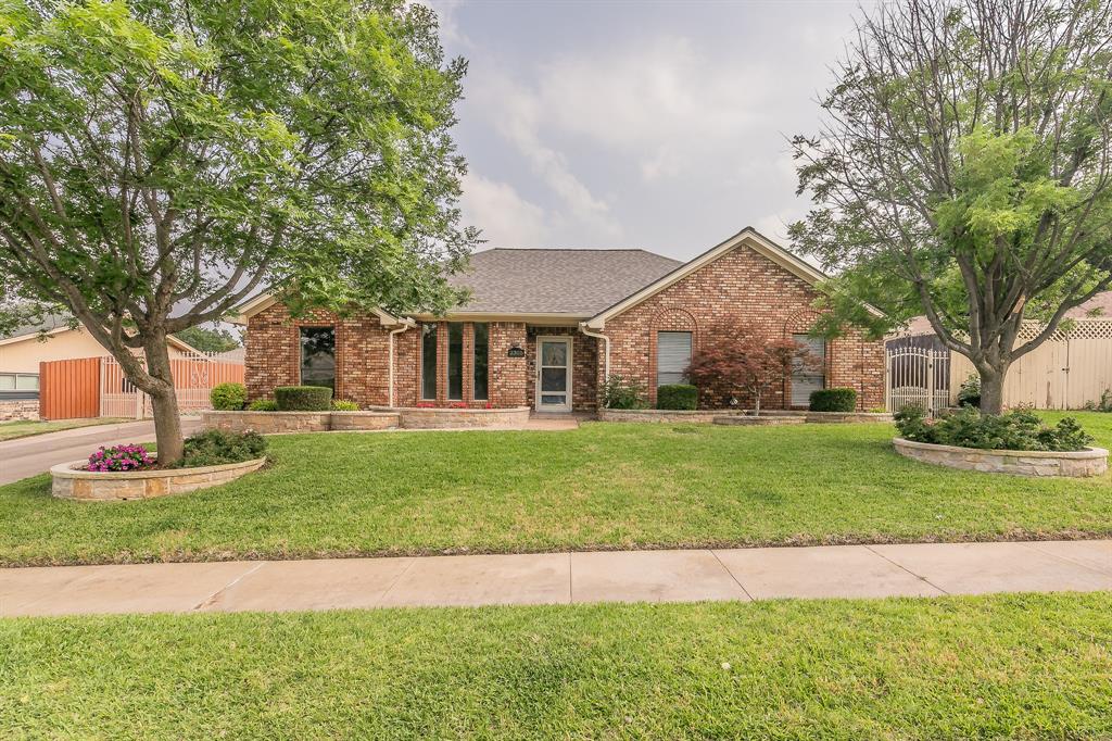 2305 Ridgewood Property Photo 1