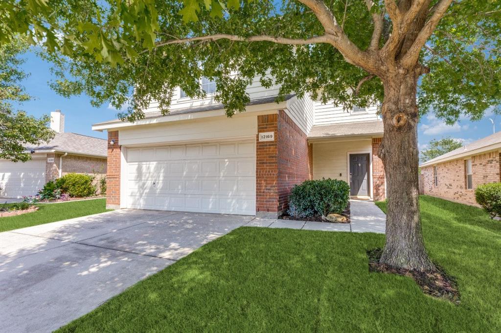 12169 Thicket Bend Drive Property Photo 1