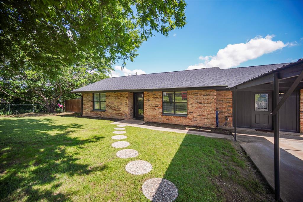 304 Moore Street Property Photo