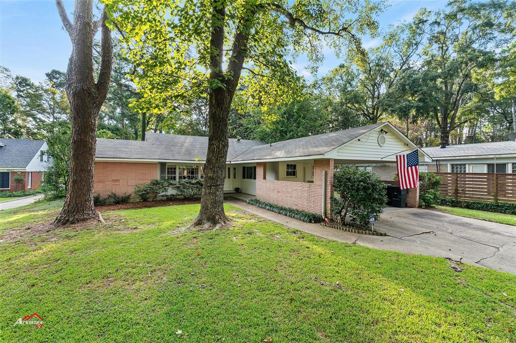 6237 Dillingham Avenue Property Photo