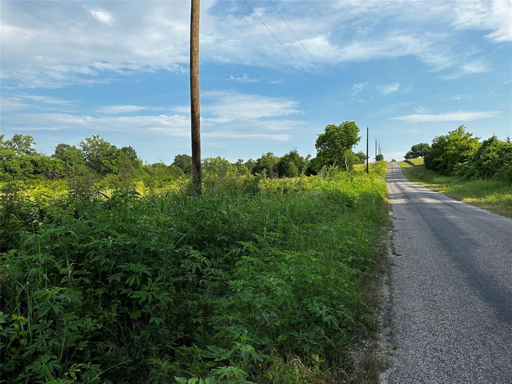 999 Hall Road Property Photo 4