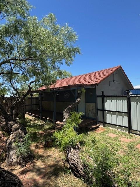 648 Fm 126 Property Photo 1