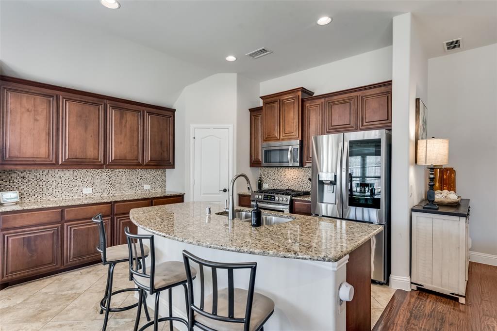 1003 Stanbridge Drive Property Photo 11