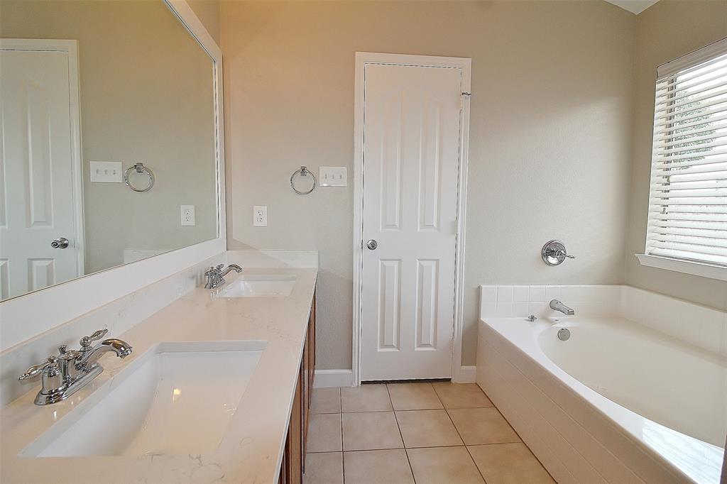 10453 Evening View Drive Property Photo 10