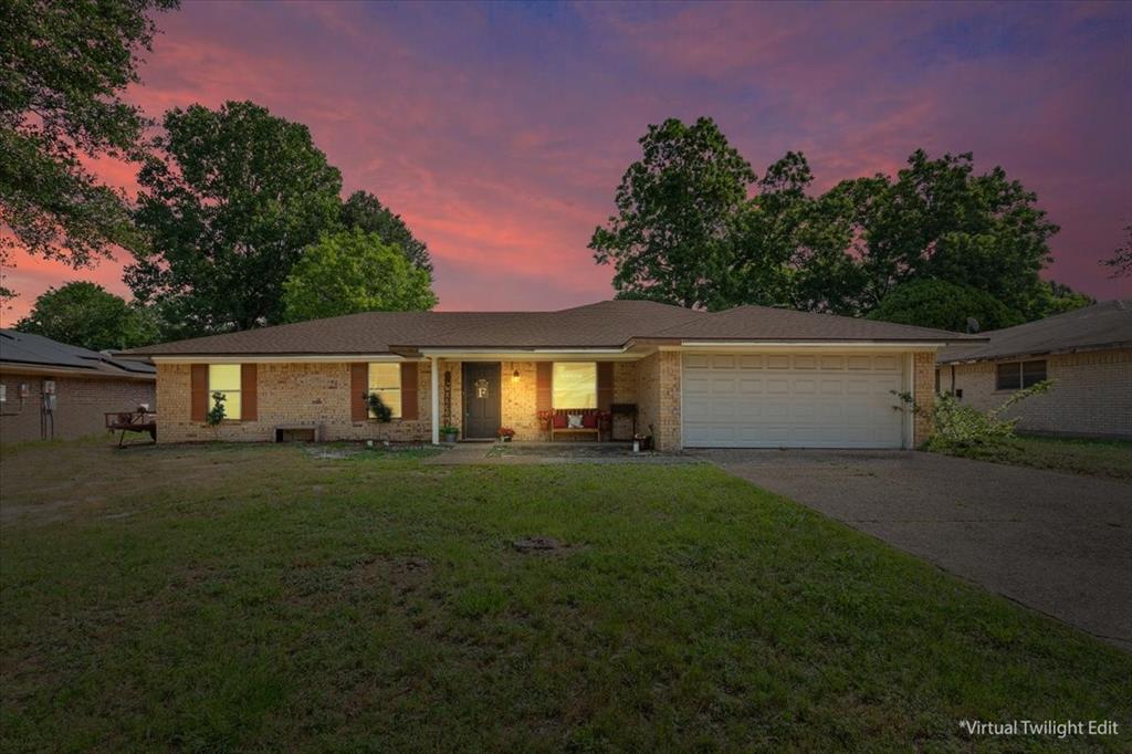 1004 Fairway Lane Property Photo 1
