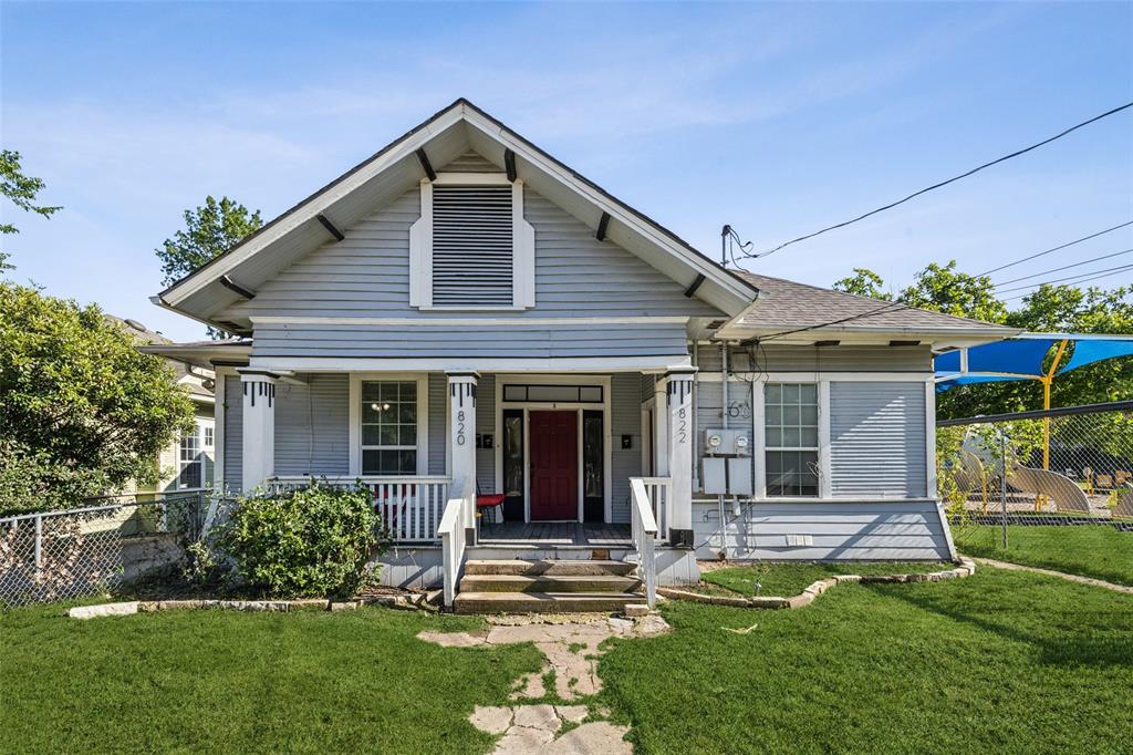 820 W 10th Street Property Photo 1