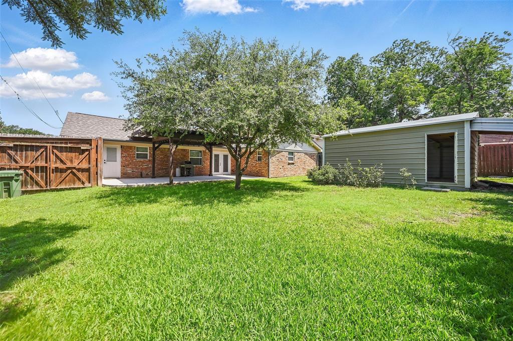 952 Charleston Drive Property Photo 1