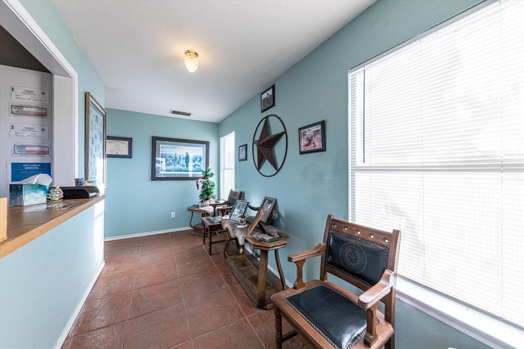 6407 S Us Highway 377 Property Photo 3