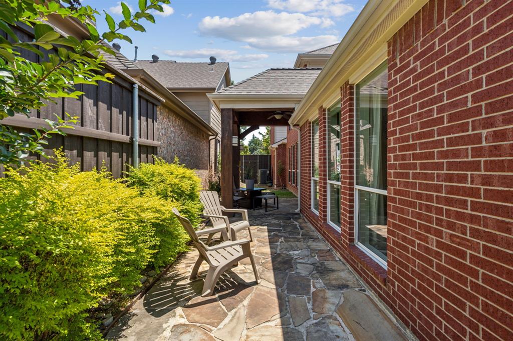 4104 Navarro Way Property Photo 27
