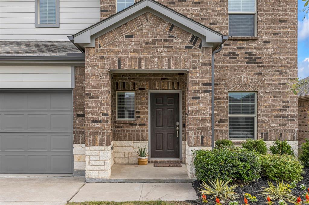 10613 Dolostone Court Property Photo 4