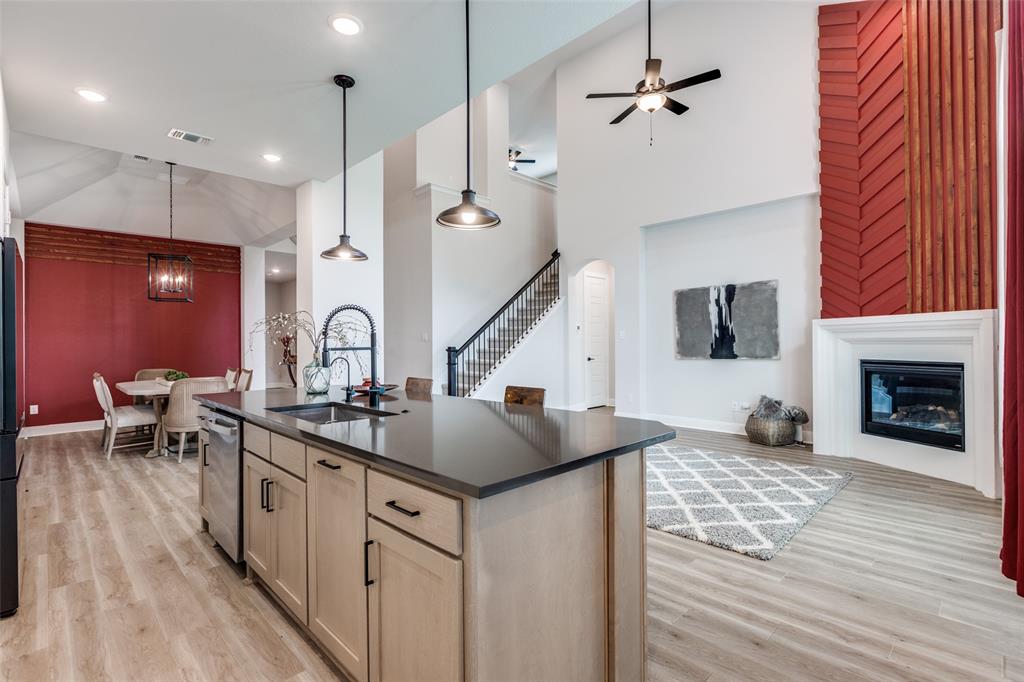 2613 Runhappy Court Property Photo 4