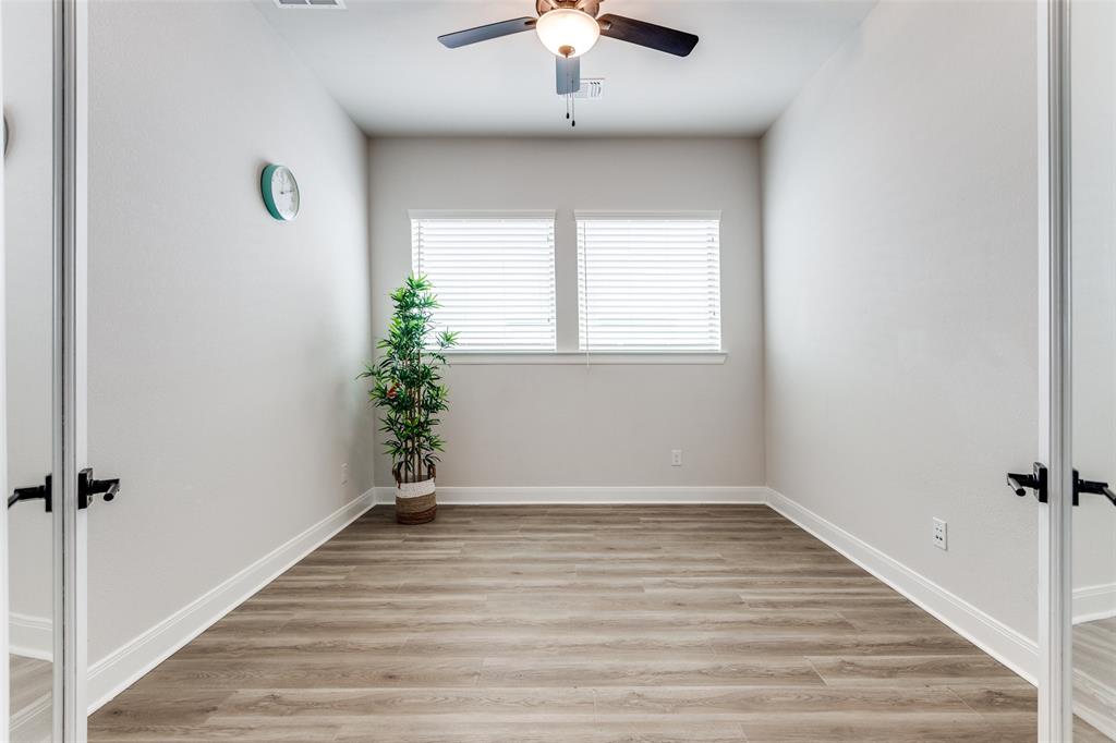 2613 Runhappy Court Property Photo 8