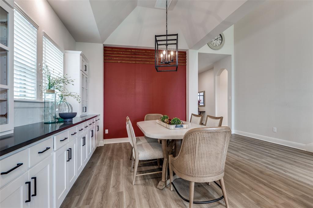 2613 Runhappy Court Property Photo 10