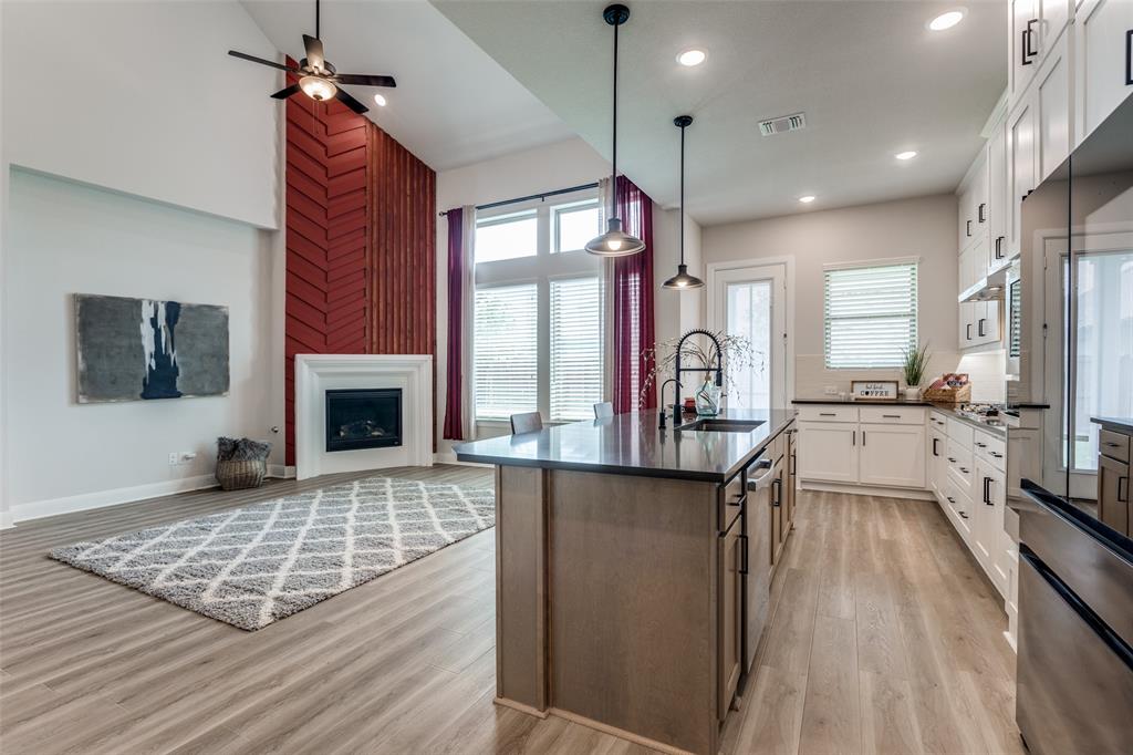 2613 Runhappy Court Property Photo 11