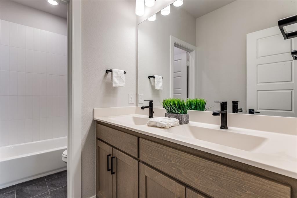 2613 Runhappy Court Property Photo 19