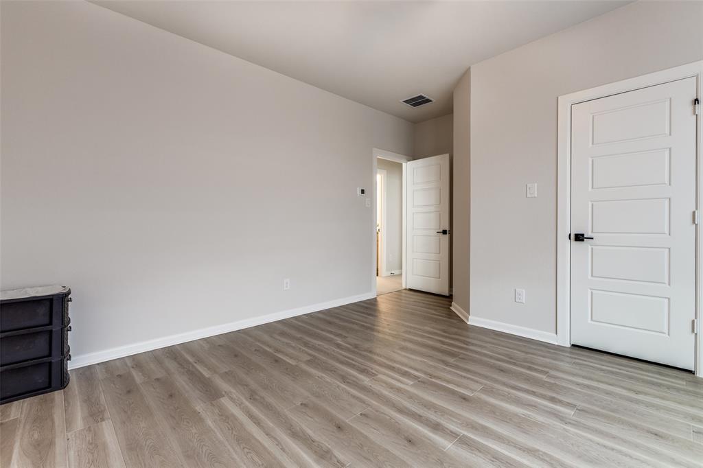 2613 Runhappy Court Property Photo 21