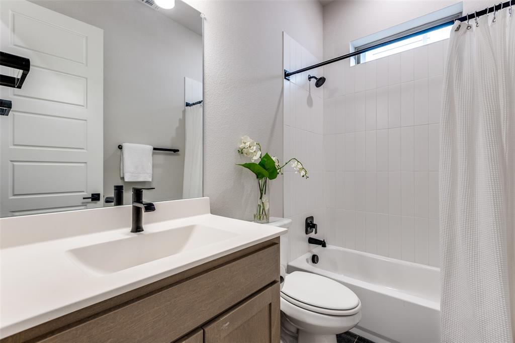 2613 Runhappy Court Property Photo 23