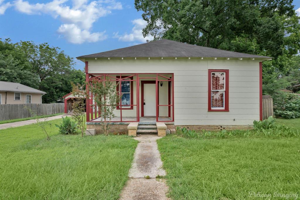 205 Lake Street Property Photo