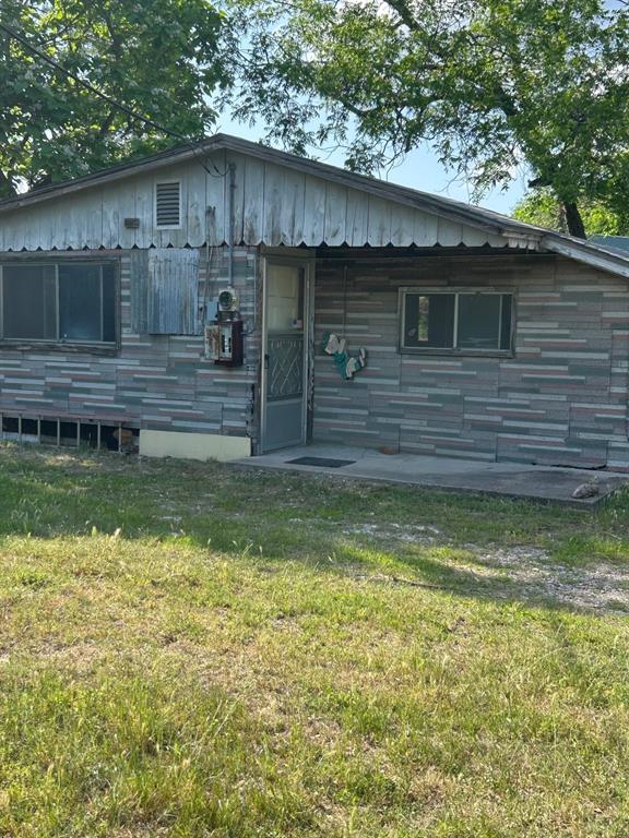 109 1st Street Property Photo 1