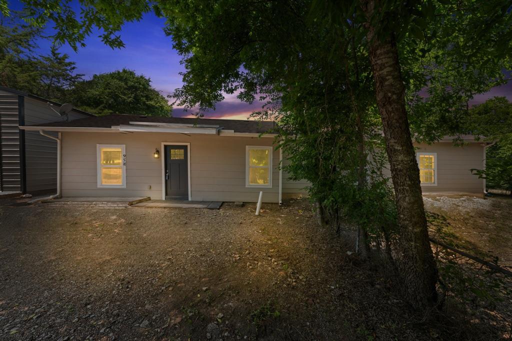 958 Honeysuckle Trail Property Photo 1