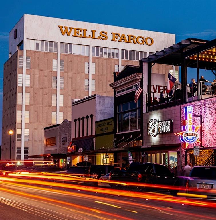 2316 Glasgow Way Property Photo 9