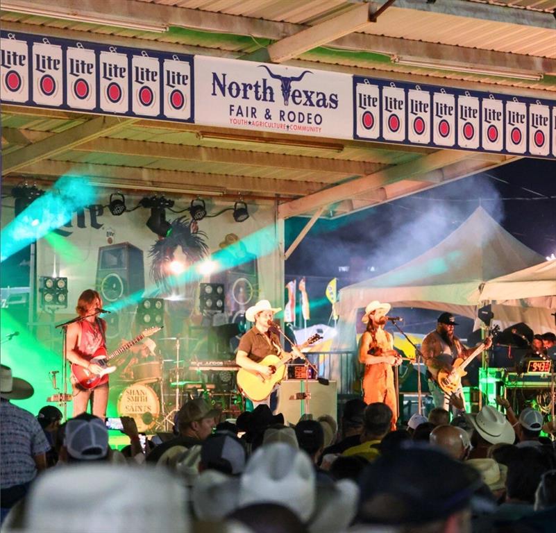 2316 Glasgow Way Property Photo 10