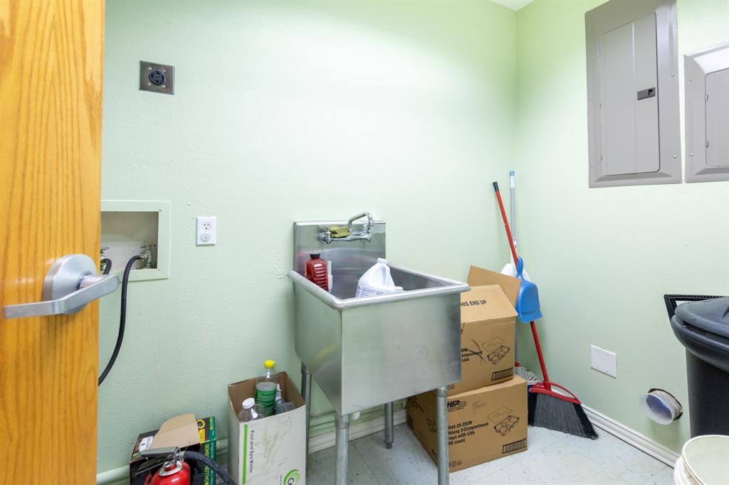 6409 W Poly Webb Road Property Photo 14