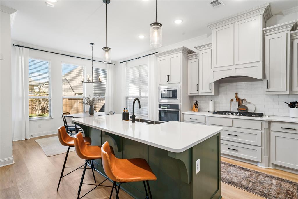 917 Fallbrook Property Photo