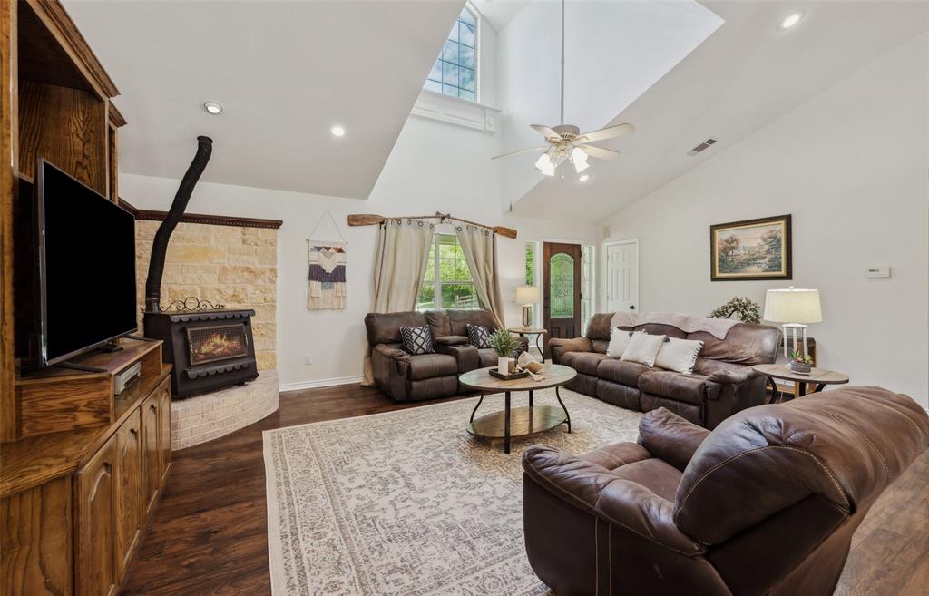 1000 Ballard Road Property Photo 11