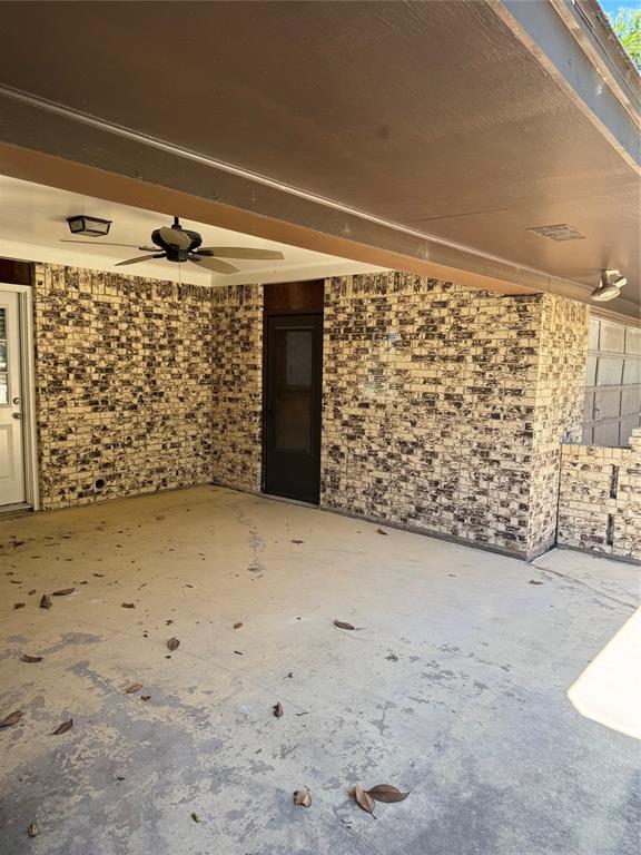 711 S Farmington Road Property Photo 22