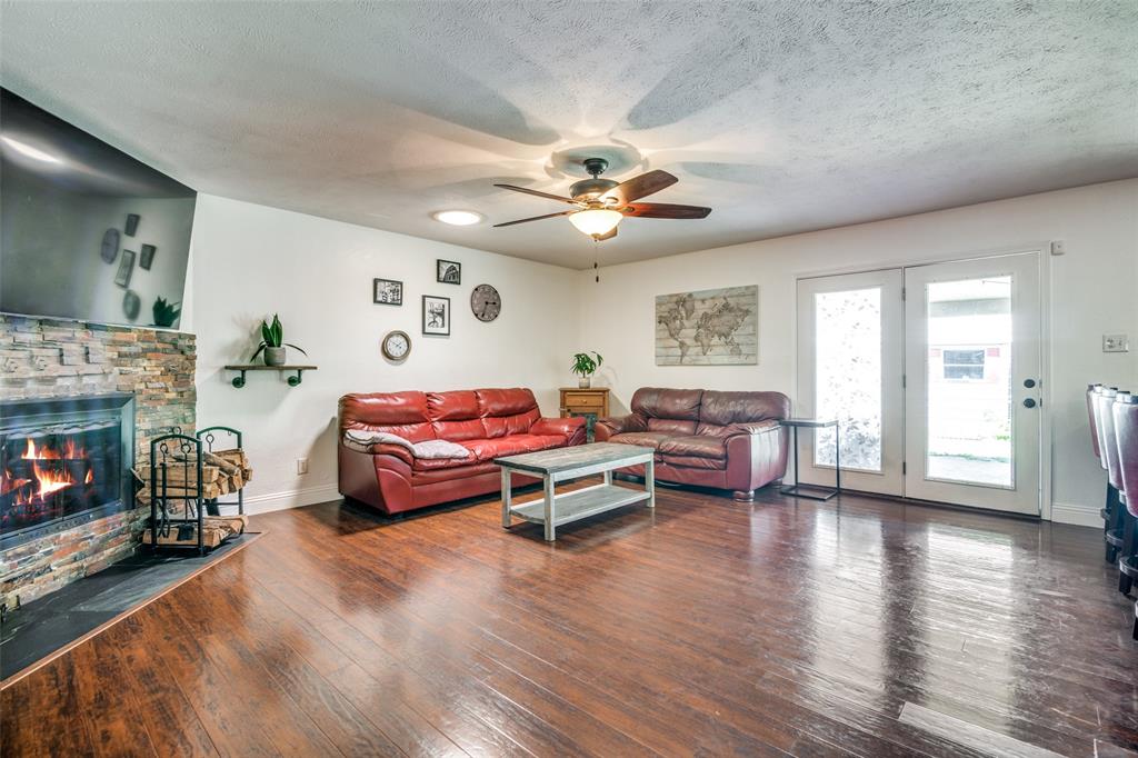 400 Forestwood Drive Property Photo 1