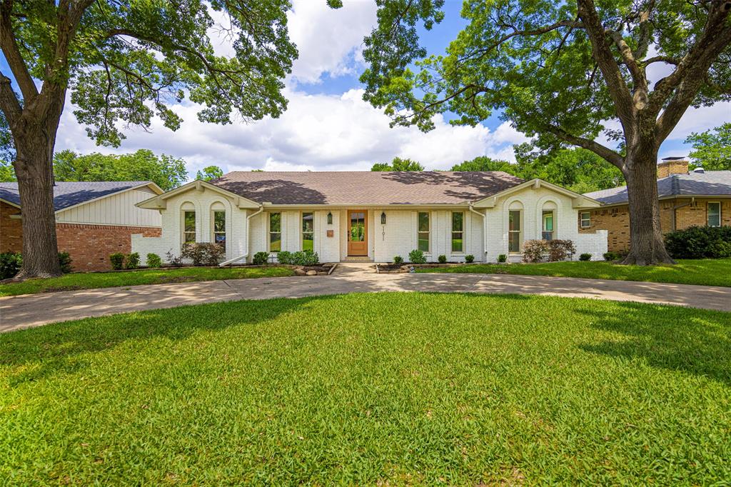 11011 Carissa Drive Property Photo 1