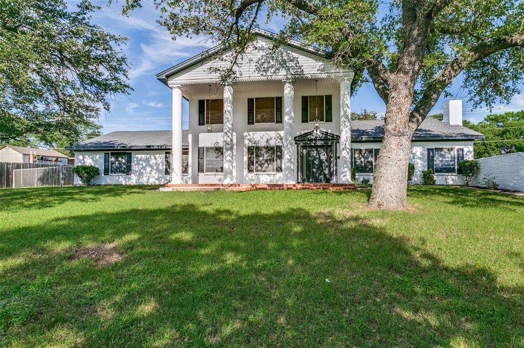 2 Linderhof Circle Property Photo 1