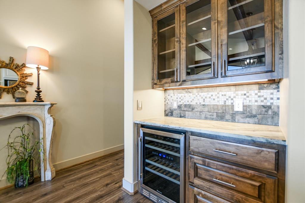 523 Contour Drive Property Photo 8