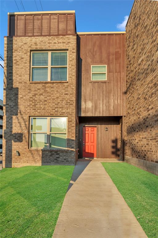 1701 St Louis Avenue Property Photo 1