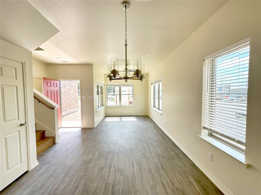 1701 St Louis Avenue Property Photo 2