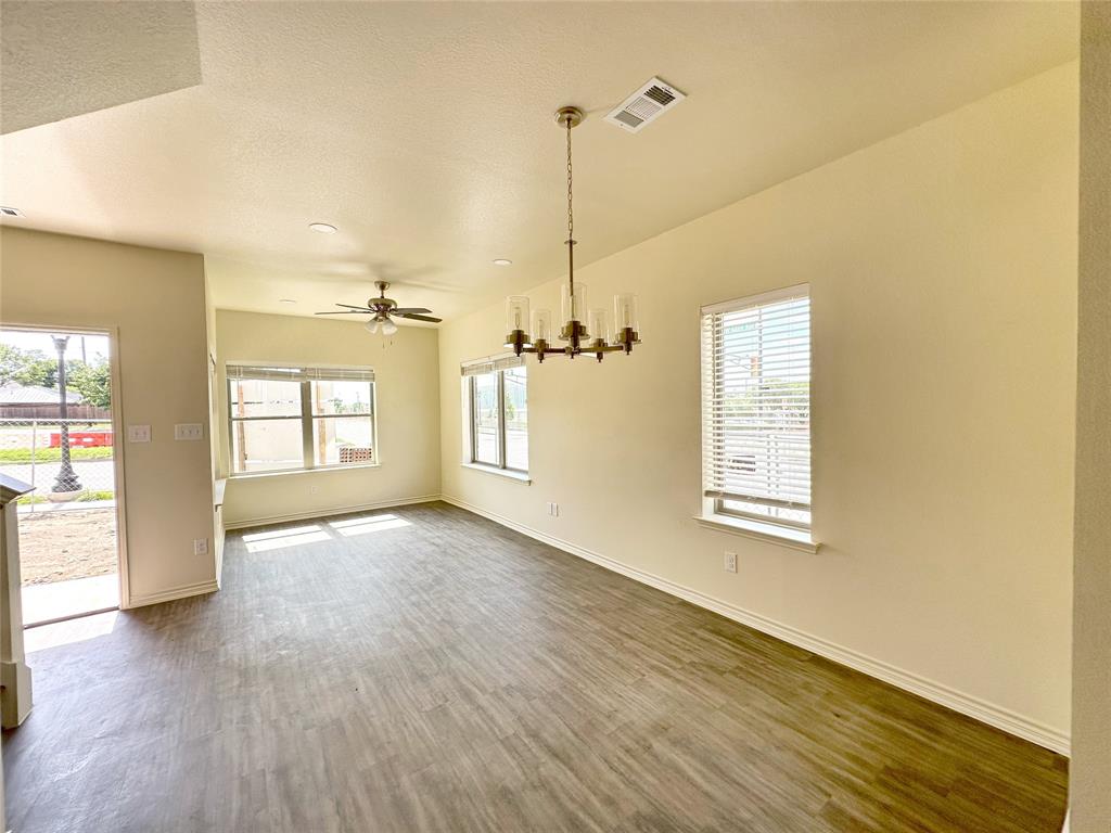 1701 St Louis Avenue Property Photo 3