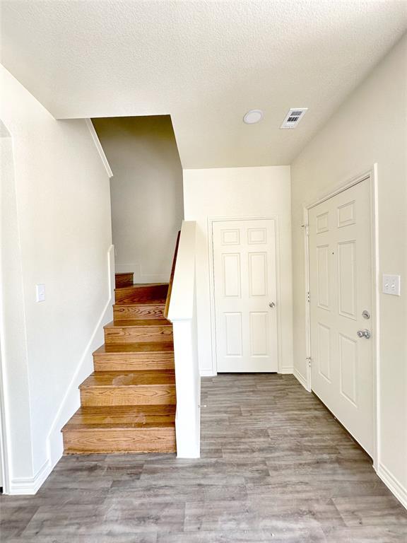 1701 St Louis Avenue Property Photo 8