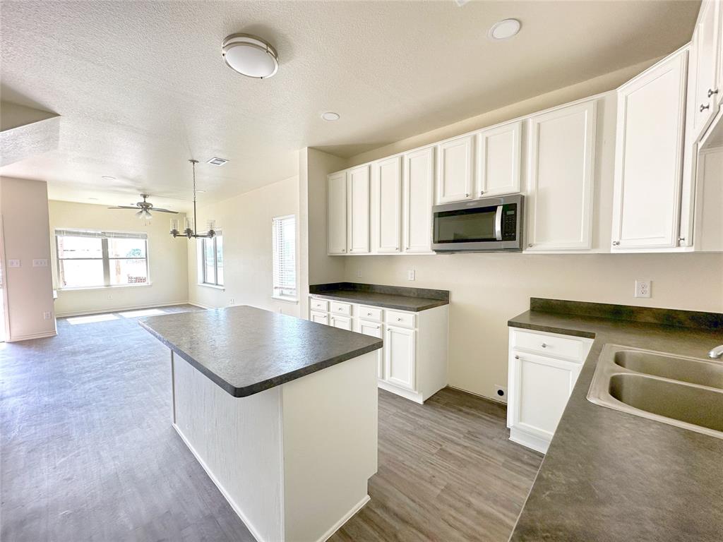1701 St Louis Avenue Property Photo 14