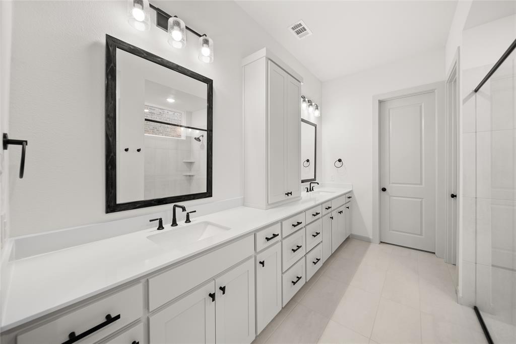9449 Keep Street Property Photo 4